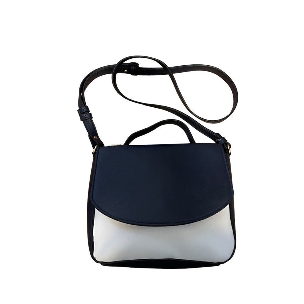 PRE-LOVED Small Crossbody Bag
PREOWNED
Alfani